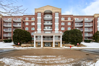 7041 W Touhy #607